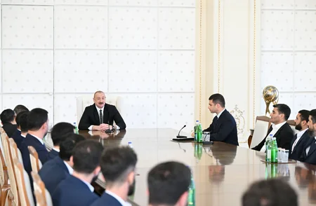Президент Ильхам Алиев принял членов сборной Азербайджана по мини-футболу