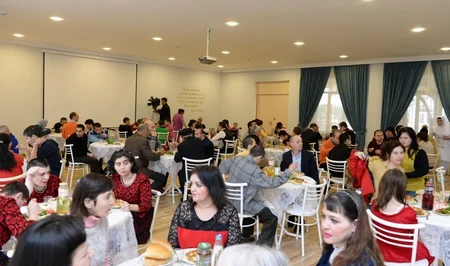 Heydər Əliyev Fondunun təşəbbüsü ilə kimsəsiz və xüsusi qayğıya ehtiyacı olan uşaqlar üçün Novruz şənlikləri keçirilib