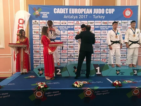 Yeniyetmə cüdoçularımız Antalyada 3 qızıl və 1 bürünc medal qazanıblar