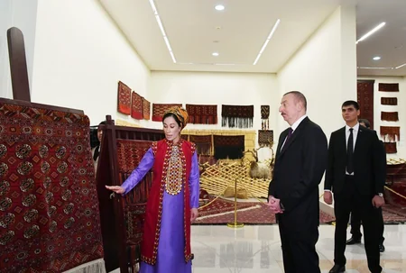 President Ilham Aliyev views Turkmen national carpet museum