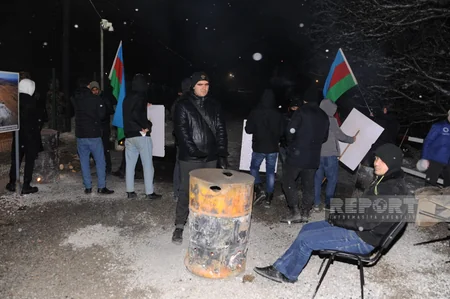 Акция на дороге Ханкенди-Лачын продолжается и в ночные часы