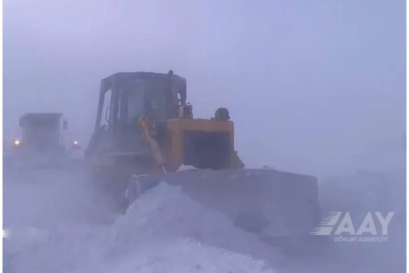 Kəlbəcər və Laçın rayonlarında müxtəlif təyinatlı yollar qardan təmizlənir