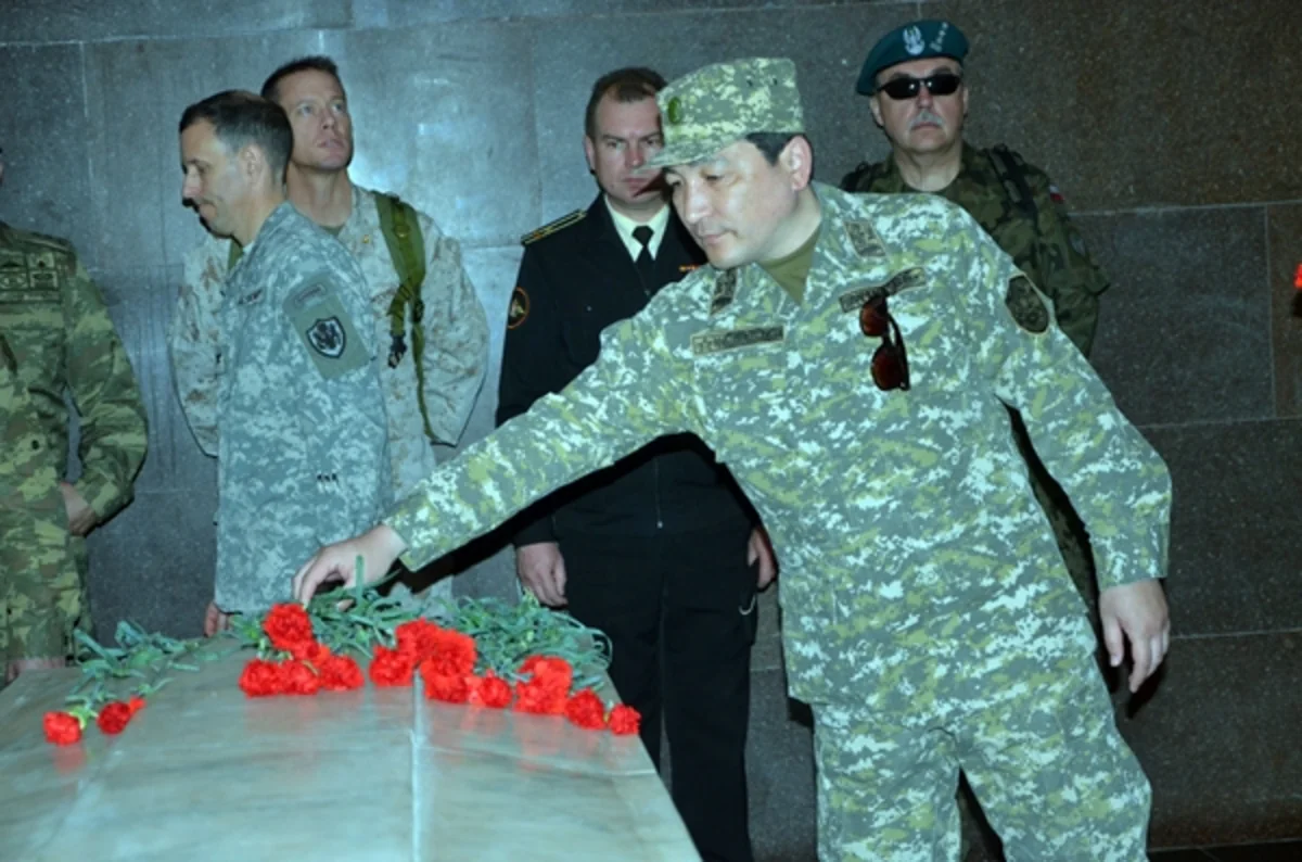 ​Azərbaycandakı xarici ölkələrin hərbi attaşeləri hərbi hissəni ziyarət ediblər