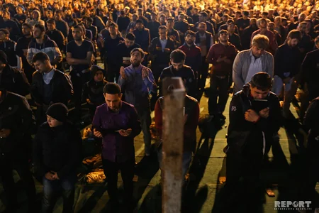 Bakıda növbəti Qədr gecəsi qeyd olunub - FOTOREPORTAJ