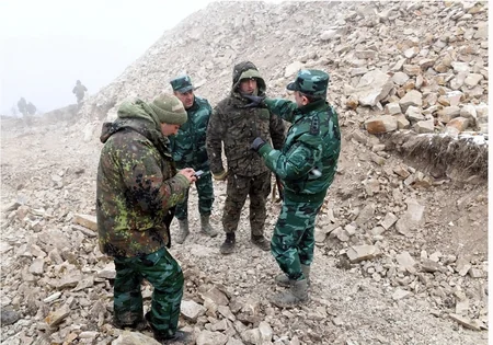 Elçin Quliyev Azərbaycan-Ermənistan dövlət sərhədində xidməti-döyüş fəaliyyətini yoxlayıb