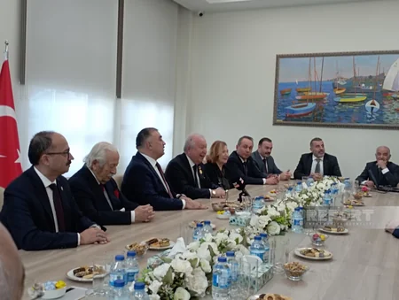 Türkiyədə vəqf sədrinə “Heydər Əliyevin 100 illiyi” yubiley medalı təqdim olunub