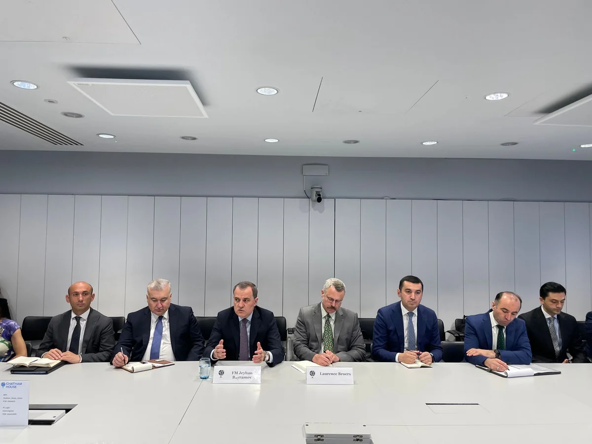 Ceyhun Bayramov Londonda Ermənistanın sülh prosesinə xələl gətirən təxribatlarından danışıb