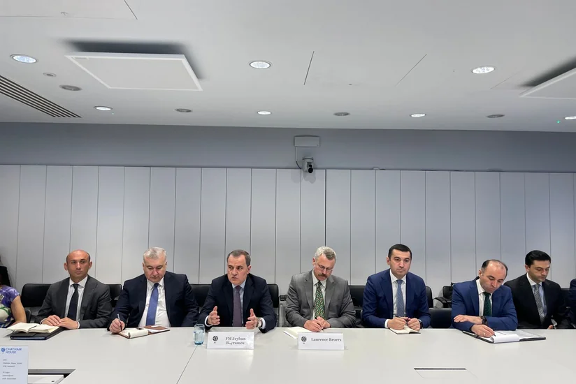 Ceyhun Bayramov Londonda Ermənistanın sülh prosesinə xələl gətirən təxribatlarından danışıb