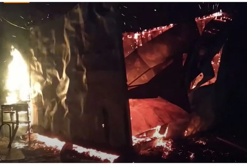 Armenians continue environmental terror by burning houses in Aghdam