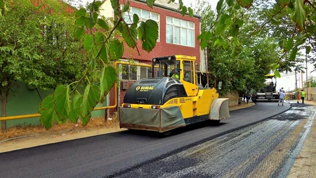 Binəqədidə qəsəbədaxili küçə və yollar təmir edilir