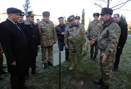 Müdafiə naziri “Açıq qapı” günündə Qusar rayonunda olub