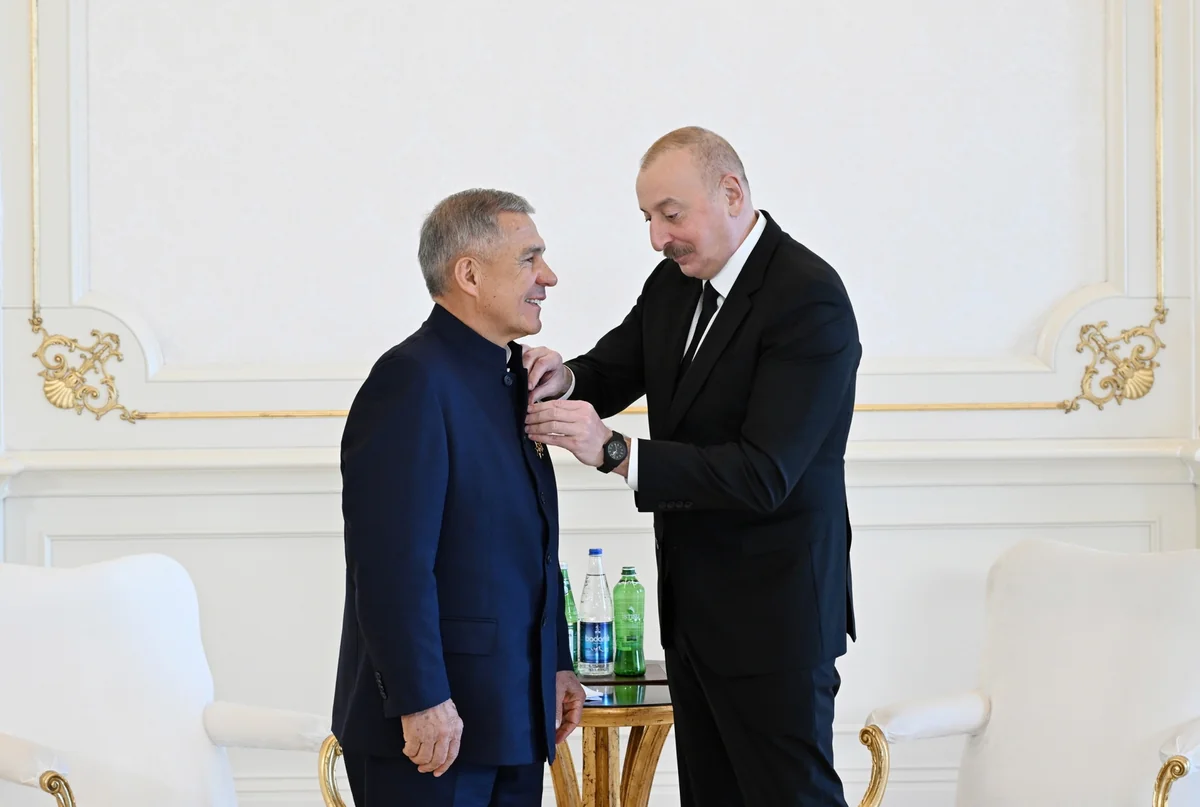 Состоялась церемония награждения Рустама Минниханова орденом Достлуг