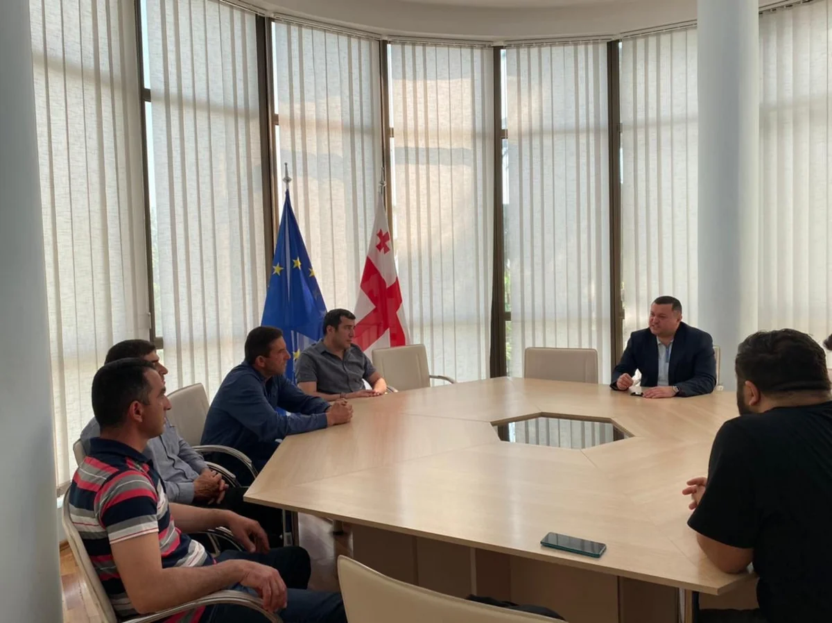 Marneuli meri Kirovka kəndinə yeni adın verilməsi ilə bağlı mövqeyini açıqlayıb