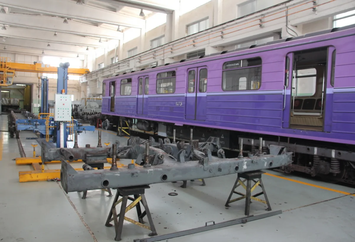 Bakı metrosu daha bir yeni nəsil qatarında ilk irihəcmli təmir aparır