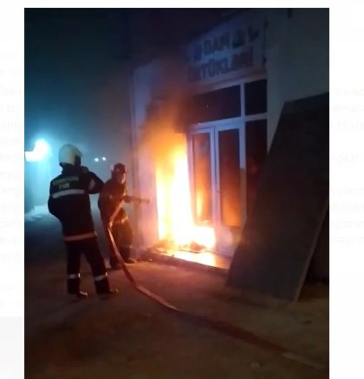 Bakıda inşaat materiallarının satışı mağazasında yanğın olub