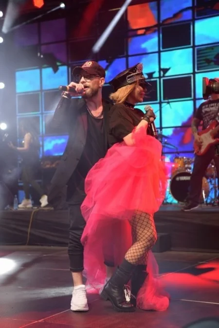 Heydər Əliyev Mərkəzinin parkında Xalq artisti Aygün Kazımovanın konserti olub