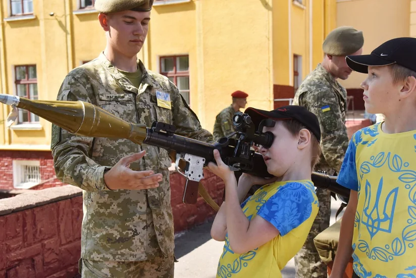 Верховная Рада Украины проголосовала за закон о введении военной подготовки в школах