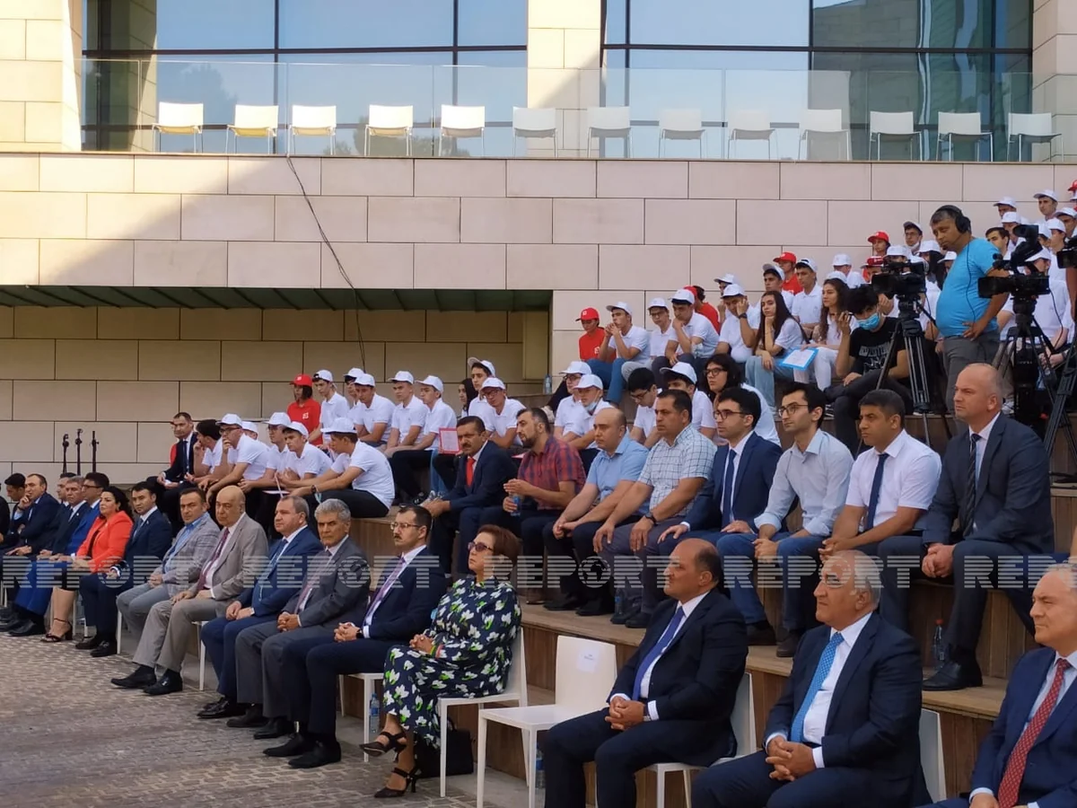 Respublika fənn olimpiadalarının qalibləri mükafatlandırılıb