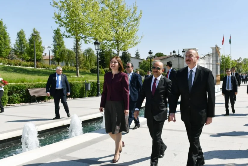 Prezident İlham Əliyev Ankarada Heydər Əliyevin abidəsini ziyarət edib