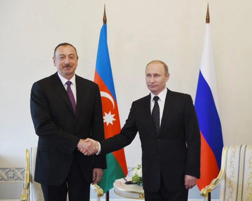Vladimir Putin İlham Əliyevi təbrik edib