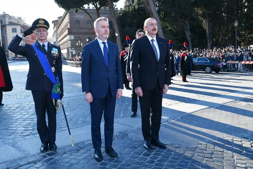 Prezident İlham Əliyev Romada naməlum əsgər abidəsini ziyarət etdi - FOTO