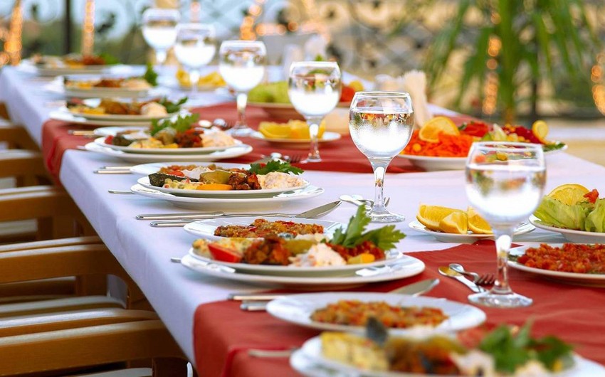 QMİ iftar süfrəsinin yalnız ailə üzvlərinin iştirakı ilə açılmasını tövsiyə edir