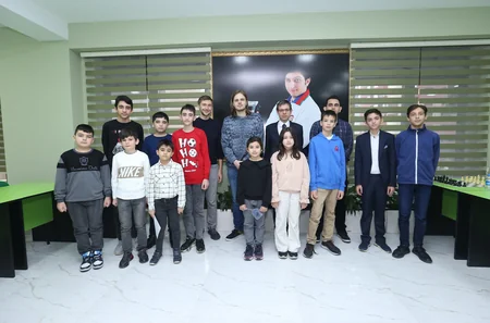Memorial iştirakçıları Vüqar Həşimov Şahmat Akademiyasını ziyarət ediblər
