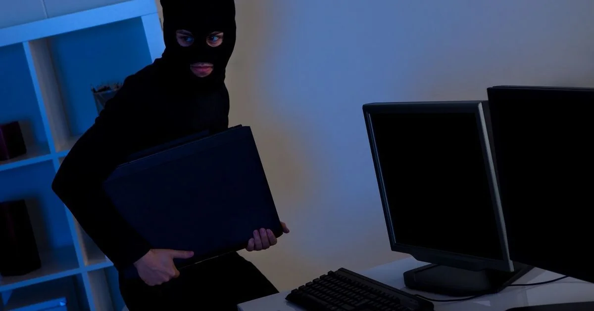 Sumqayıtda turizm şirkətinin ofisindən oğurluq edilib