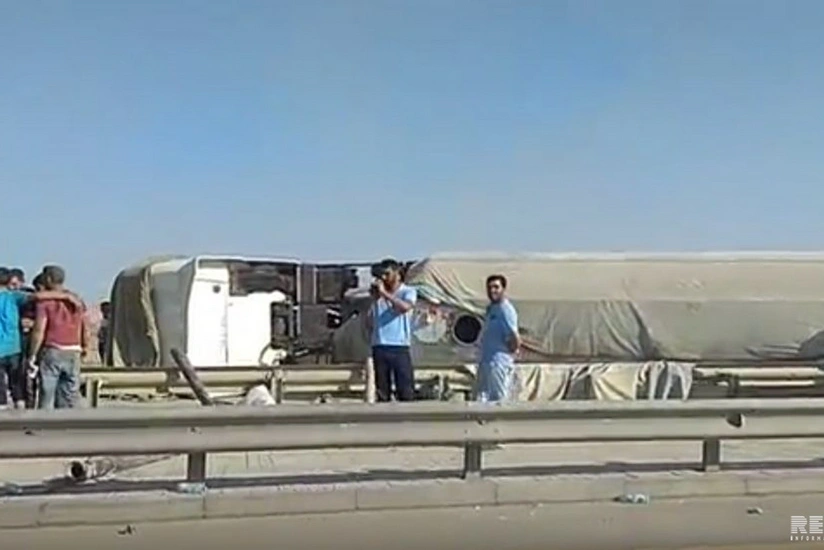 Bakıda sementdaşıyan maşın aşıb - VİDEO