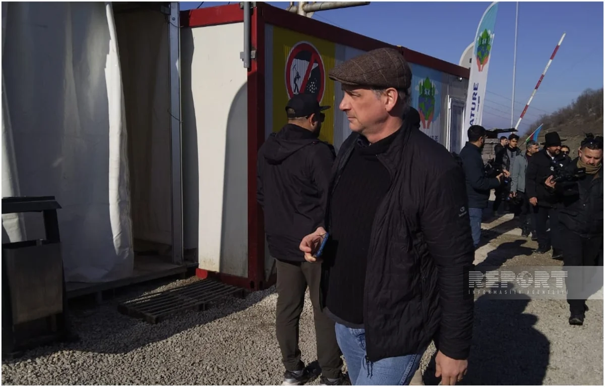 Canadian journalist, Georgian blogger arrive at Khankandi-Lachin road to cover protest rally