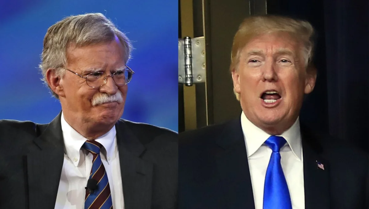 Трамп назвал Болтона маньяком