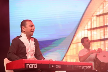 Heydər Əliyev Mərkəzinin parkında muğam-caz konserti olub