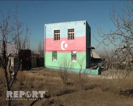 Goranboy sakini evini Azərbaycan bayrağının rənglərinə bürüyüb - FOTO
