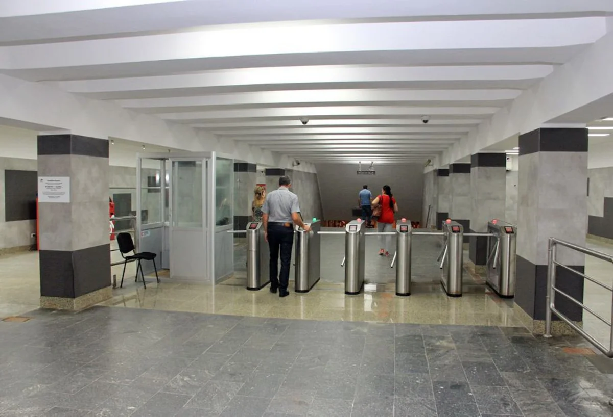 Neftçilər metro stansiyasında təmir bitib