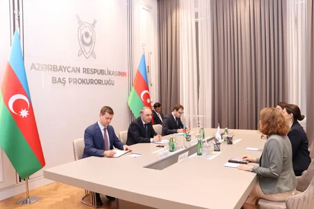 Baş prokuror BQXK-nın Azərbaycan Nümayəndəliyinin rəhbəri ilə görüşüb