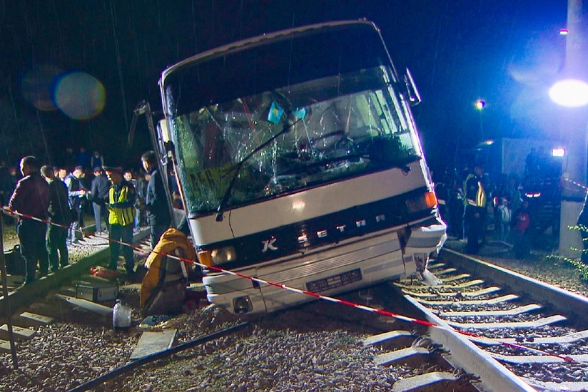 Mexico bus-train crash kills 3 and injures 14