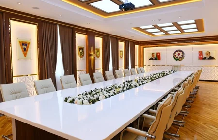 Prezident İlham Əliyev Cəmşid Naxçıvanski adına Hərbi Liseydə yenidənqurma işlərindən sonra yaradılan şəraitlə tanış olub - YENİLƏNİB - FOTO