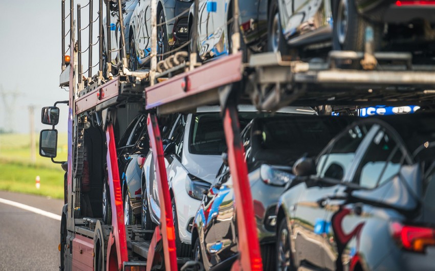 Azərbaycan avtomobil idxalını 7 %-ə yaxın azaldıb