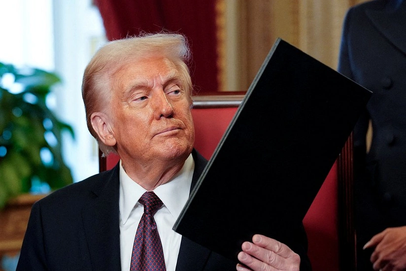 Президент США приостановил на 90 дней действие ответных пошлин для ряда стран