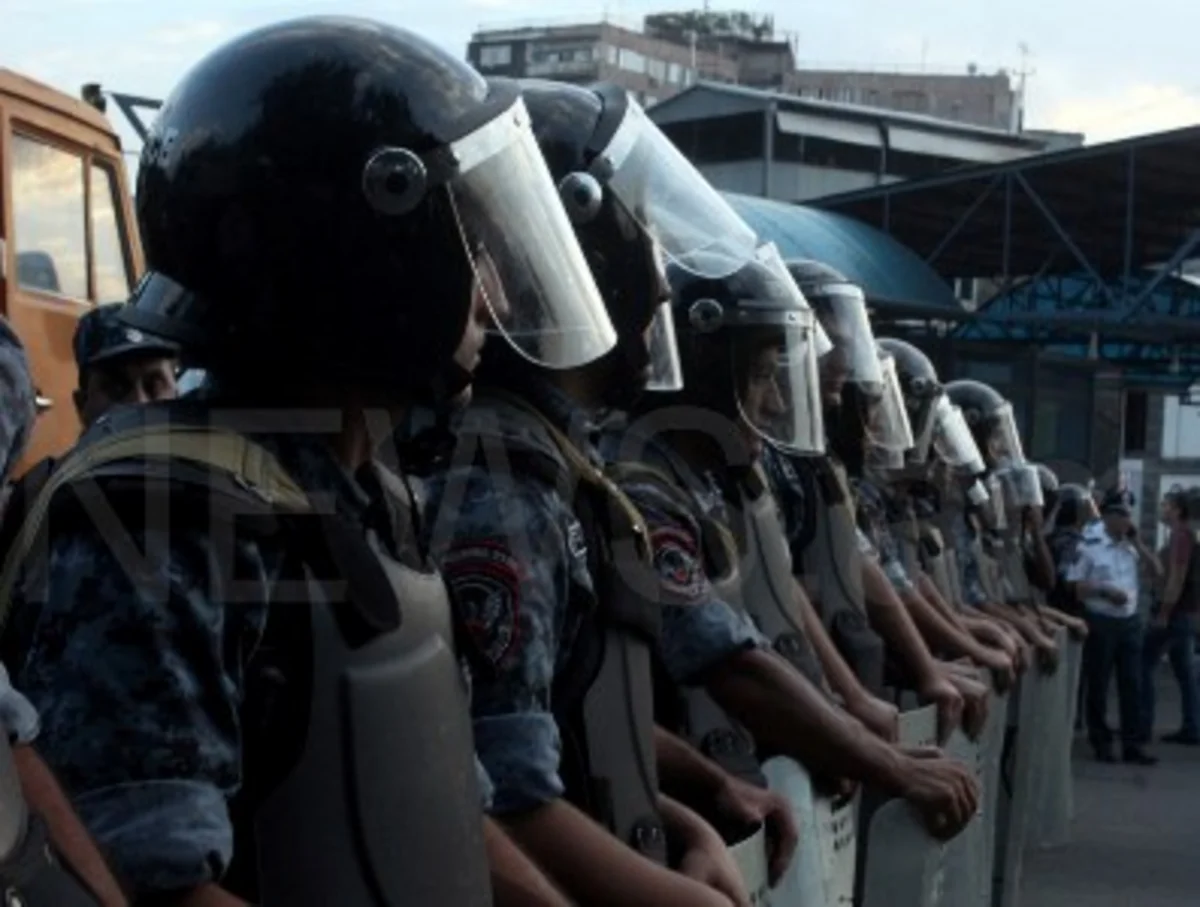 Armenian NSS detained a group, supporting police station seizure