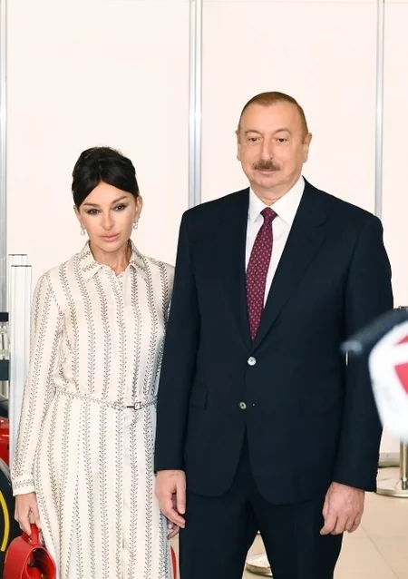 Prezident İlham Əliyev “Bakutel-2019” sərgisi ilə tanış olub - YENİLƏNİB