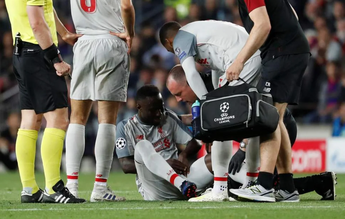 Футболист Ливерпуля завершил сезон раньше времени