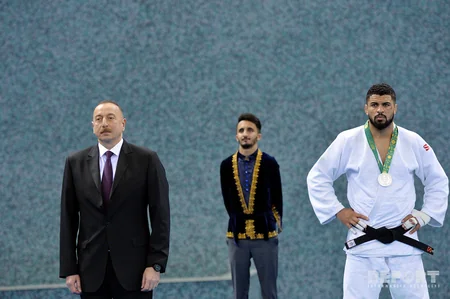 İslamiada: Prezident İlham Əliyev Azərbaycan cüdoçularına medalları təqdim edib - YENİLƏNİB-3