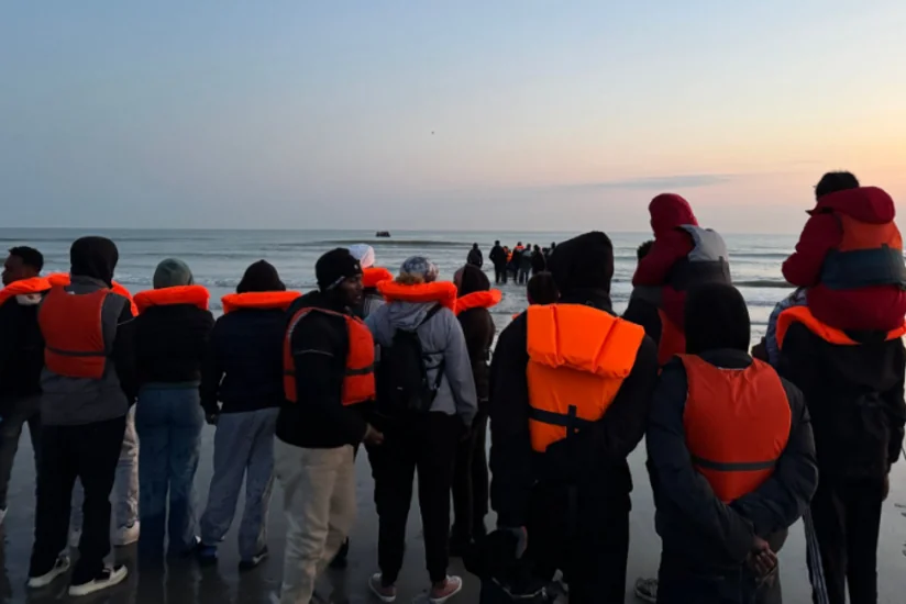 Британия начнет возвращать мигрантов во Францию в ближайшие дни