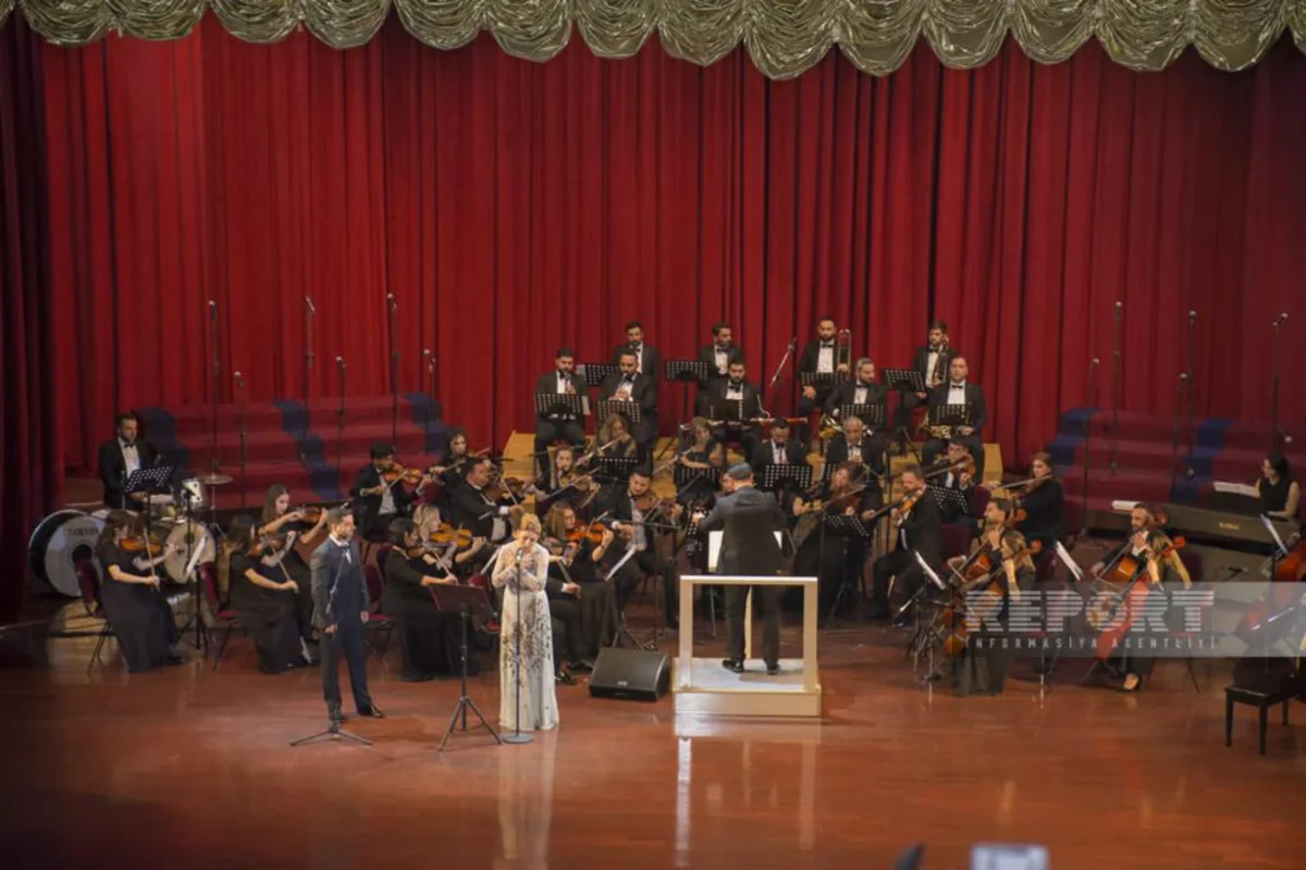 Naxçıvanda Heydər Əliyev Sarayında Xalq artisti Fidan Hacıyevanın solo konserti olub