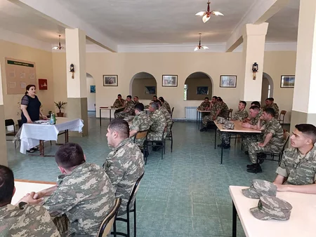 Azərbaycan Ordusunun hərbi qulluqçuları üçün seminarlar keçirilib
