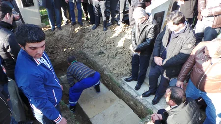 Günəşli” yatağında baş verən qəzada həlak olan daha bir neftçi dəfn olunub - FOTO