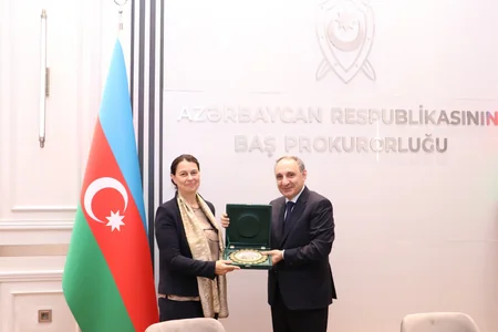 Baş prokuror BQXK-nın Azərbaycan Nümayəndəliyinin rəhbəri ilə görüşüb