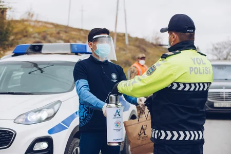 ASAN könüllüləri polislərə təşəkkür etdi