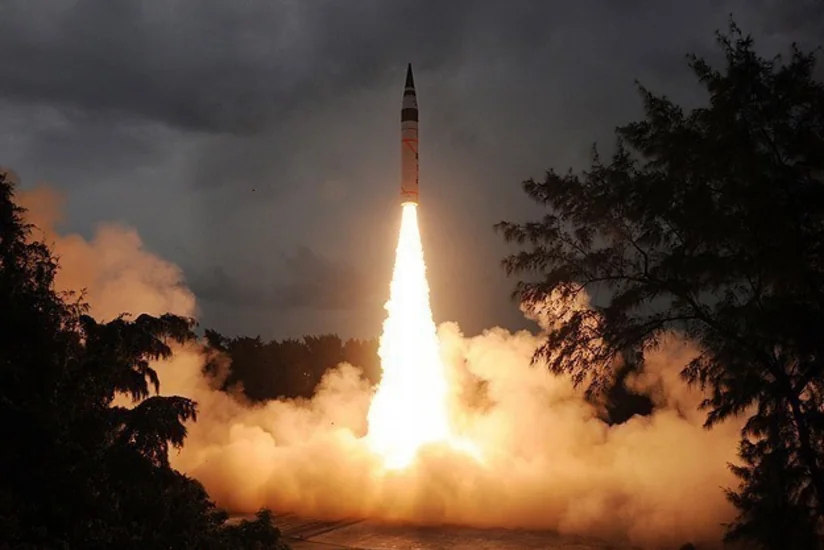 ​Pakistan nüvə başlığı daşıya bilən raketi sınaqdan keçirib